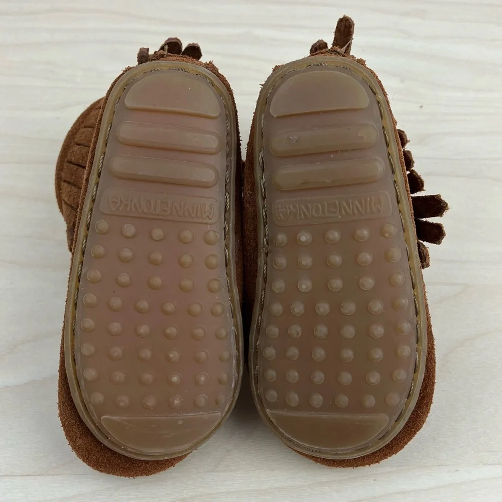 Minnetonka Baby Toddler Size 2.0 High Top Fringe Moccasin Booties Brown Leather